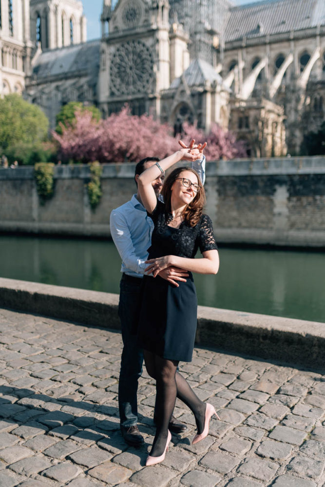 couple-amoureux-paris
