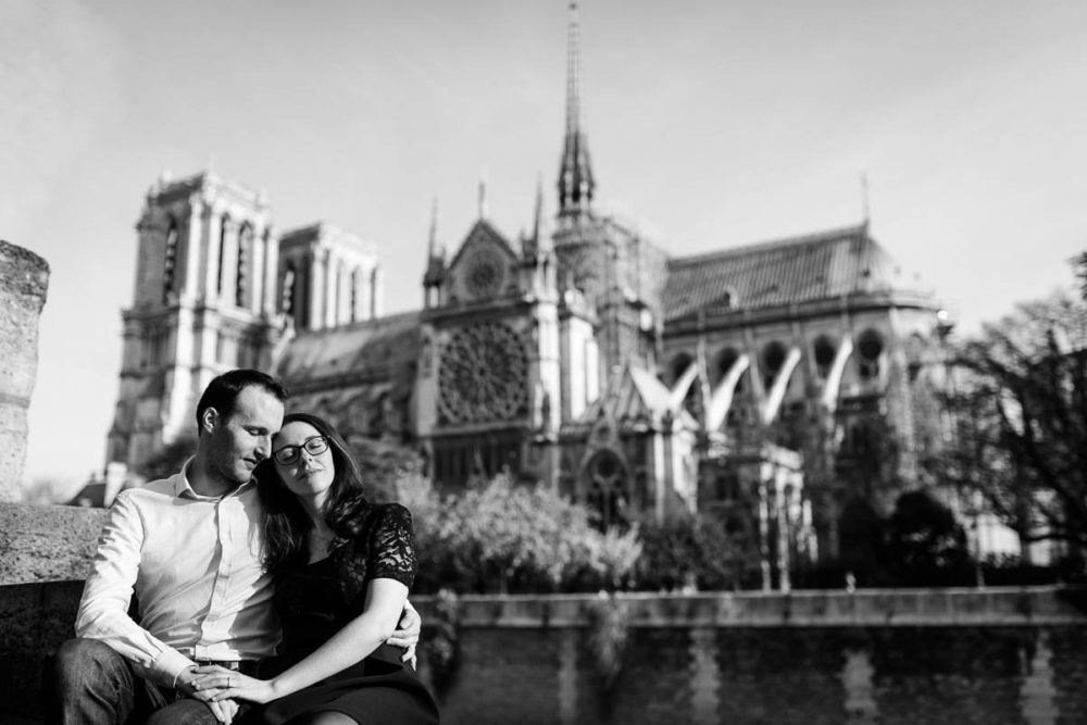 shooting-couple-devant-notre-dame